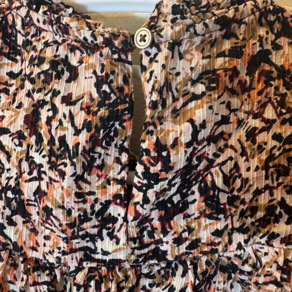 LOFT Flutter Sleeve‎ Blouse Size XS Multicolor Abstract High Neck Top - Picture 5 of 8